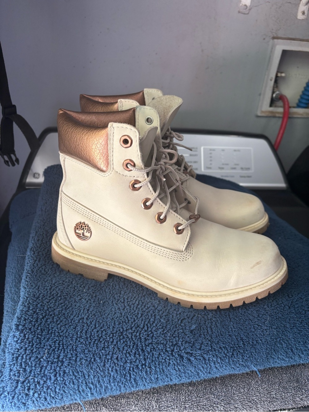 Timberland Cream Leather Boots with Metallic Rose Gold Collar